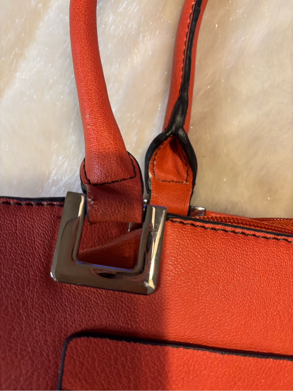 Liz Claiborne Women's Shoulder Bag in Coral Orange Leather-Style - Picture 16 of 16
